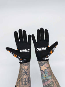 OWNA RIDING GLOVES!