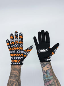 OWNA RIDING GLOVES!