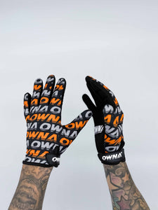 OWNA RIDING GLOVES!